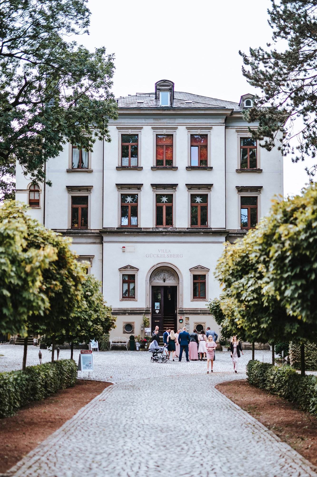 Villa Gueckelsberg Aussenansicht Hochformat