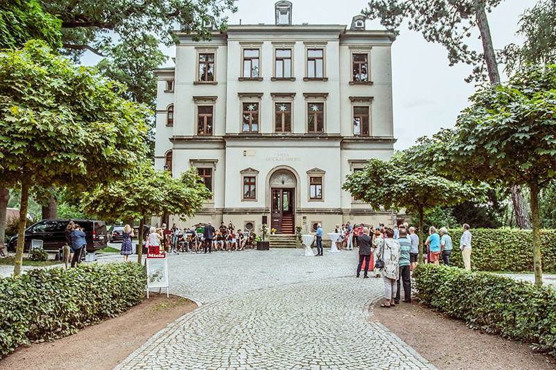 Villa Gückelsberg Außenansicht Hof